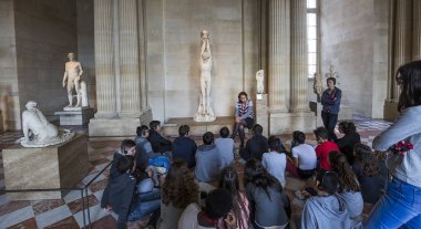 Caryatids Oda, Louvre, Paris, Fransa