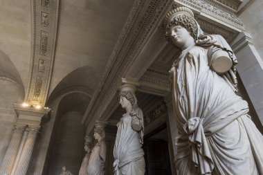 Caryatids Oda, Louvre, Paris, Fransa