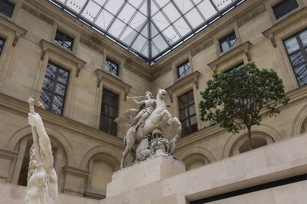 Marly náměstí, Louvre, Paříž, Francie — Stock fotografie