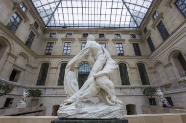 Puget Meydanı, Louvre, Paris, Fransa