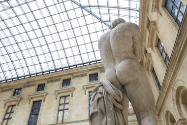 Puget Meydanı, Louvre, Paris, Fransa