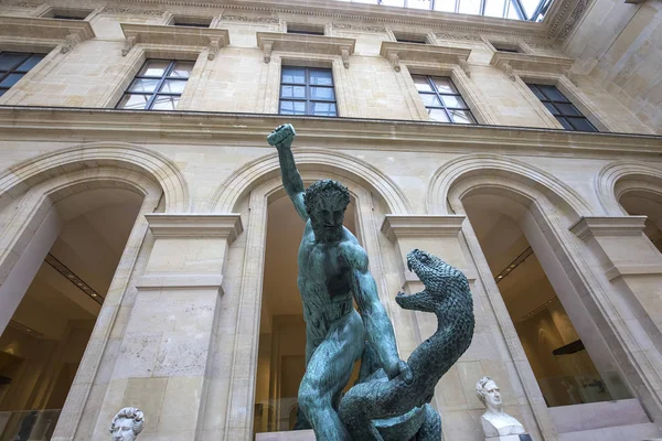 Площадь Пюже, Лувр, Париж, Франция — стоковое фото