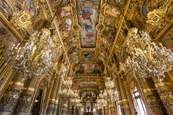 Пале Гарньє, опера в Парижі, інтер'єри та деталі — стокове фото