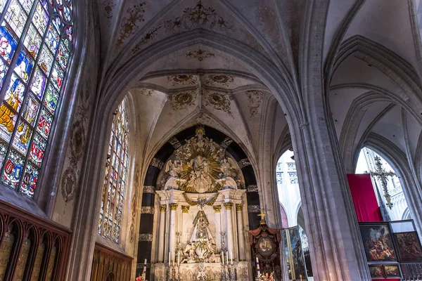 Interiores de la catedral de Notre Dame d 'Anvers, Anvers, Bélgica — Foto de Stock