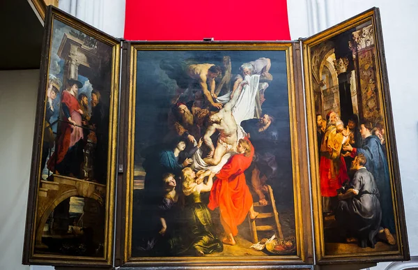 Інтер'єри d'Anvers собору Паризької Богоматері, Anvers, Бельгія — стокове фото