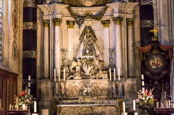 Interieur van de kathedraal Notre dame d'Anvers, Antwerpen, België — Stockfoto