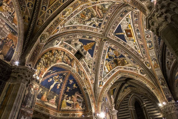 Battistero 디 산 조반니, Siena, 이탈리아의 세부 사항 — 스톡 사진