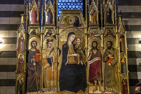 Detaljer om battistero di san Giovanni, Siena, Italia – stockfoto