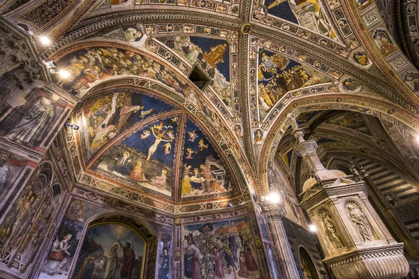 Dettagli del battistero di san Giovanni, Siena, Italia — Foto Stock