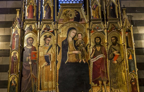 Detaljer om battistero di san Giovanni, Siena, Italia – stockfoto