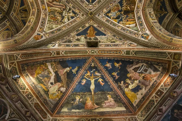 Podrobnosti o battistero di san Giovanni, Siena, Itálie — Stock fotografie