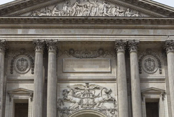 Kültéren, a Louvre, Párizs, Franciaország — Stock Fotó