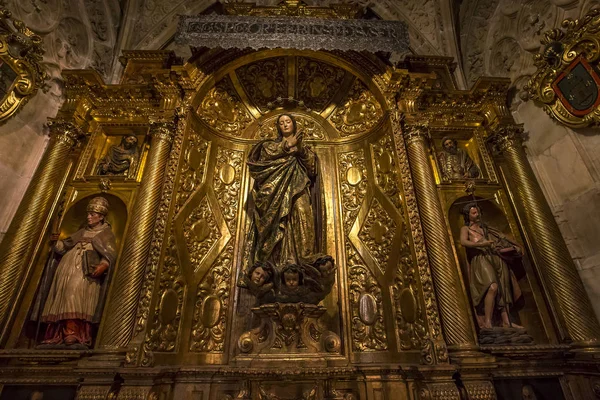 セビリア大聖堂、セビリア、アンダルシア、スペインのインテリア — ストック写真