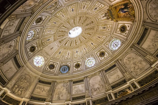 Interiores de la catedral de Sevilla, Sevilla, Andalucía, España —  Fotos de Stock