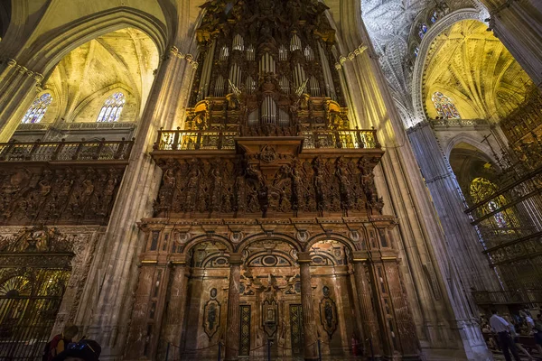 Interiores de la catedral de Sevilla, Sevilla, Andalucía, España —  Fotos de Stock