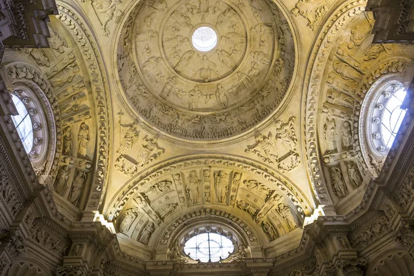 Interiores de la catedral de Sevilla, Sevilla, Andalucía, España — Foto de Stock