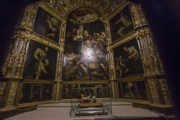 Interiores da catedral de Sevilha, Sevilha, Andaluzia, Espanha — Fotografia de Stock