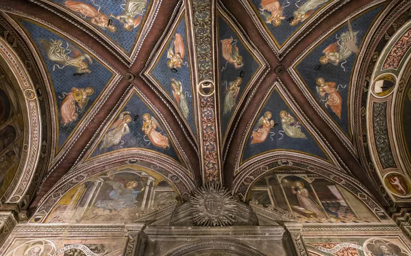 Belső terek és a részleteket a Palazzo publico, Siena, Olaszország — Stock Fotó