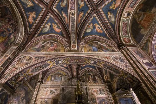 Interiéry a podrobnosti o Palazzo Pubblico, Siena, Itálie — Stock fotografie