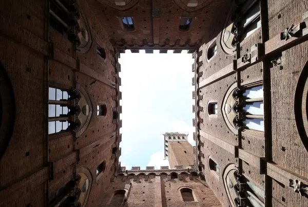 Innenräume und Details des Palazzo Pubblico, Siena, Italien — Stockfoto