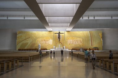 Fatima, Portekiz, 21 Haziran 2017: iç bazilika holy Trinity kutsal Fatima, 21 Haziran 2017, Fatima, Portekiz
