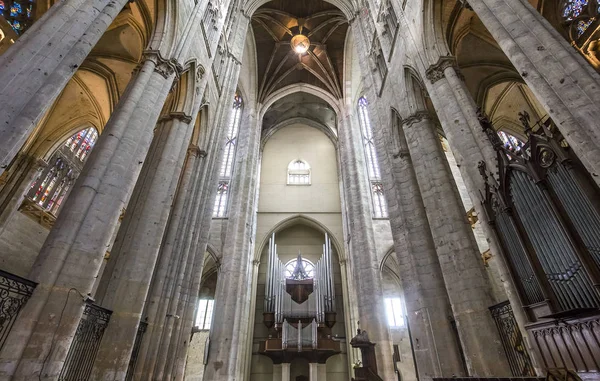 圣徒彼得博韦大教堂，在法国博韦 — 图库照片