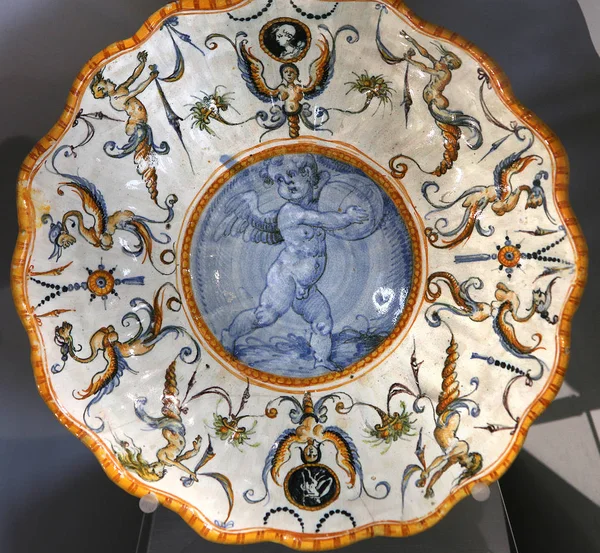 Antike Keramikkeramikschale aus der Renaissance — Stockfoto