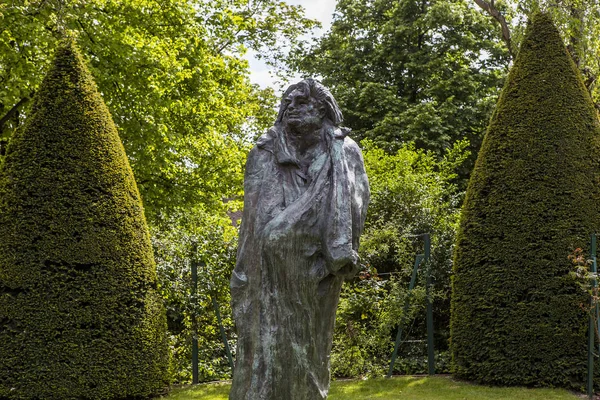 Nei giardini del Rodin musem, Parigi, Francia — Foto Stock