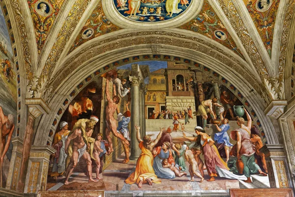 Интерьеры номеров Рафаэля, Ватиканский музей, Ватикан — стоковое фото