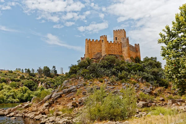 Castillo de Almourol, en la ciudad de Almourol, Portugal — Foto de Stock