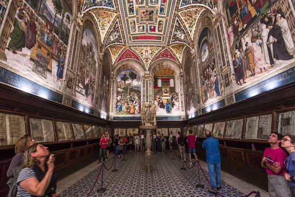 Siena Itálie Června 2016 Architektonické Detais Piccolominiho Knihovně Siena Cathedral — Stock fotografie