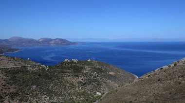 Köy ve sahil şeridi Agios Kyprianos, magne, Peloponnese, Yunanistan 