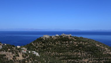 Köy ve sahil şeridi Agios Kyprianos, magne, Peloponnese, Yunanistan 