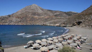 magne Yarımadası'nda, Peloponnese, Yunanistan Marmari Köyü yakınındaki kıyı şeridi 