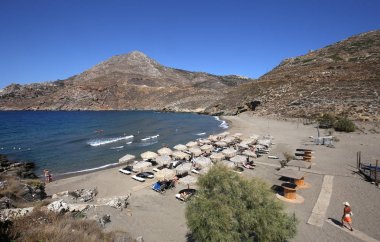 magne Yarımadası'nda, Peloponnese, Yunanistan Marmari Köyü yakınındaki kıyı şeridi 