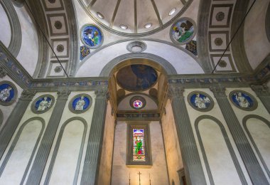 Floransa, İtalya, 26 Ekim 2015: iç mekanlar ve mimari detaylar Santa Croce Bazilika, 26 Ekim 2015 Floransa, İtalya