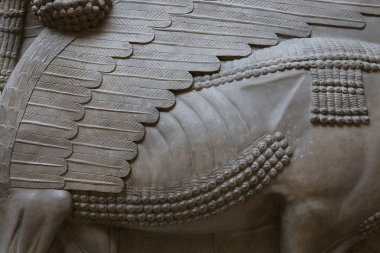 Paris, Fransa, 03 Nisan 2017: Asur khorsabad Meydanı, Louvre, 03 Nisan 2017, Paris, Fransa'nın mimari detaylar