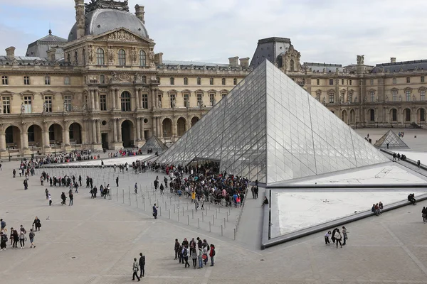 Párizs Franciaország 2017 Április Építészeti Kültéren Részleteit Louvre Múzeum Április — Stock Fotó