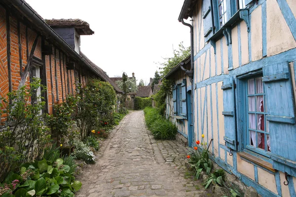 Старые дома деревни Герберой Франция — стоковое фото