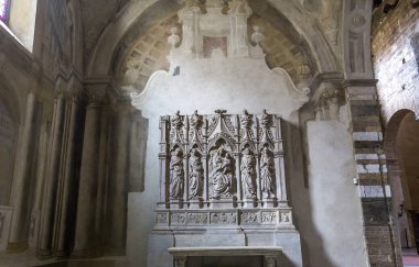 Lucca, İtalya, 04 Haziran 2016: iç mekanlar ve mimari detaylar san Frediano bazilika, 04 Haziran 2016 Lucca, Toskana, İtalya