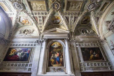 Lucca, İtalya, 04 Haziran 2016: iç mekanlar ve mimari detaylar san Frediano bazilika, 04 Haziran 2016 Lucca, Toskana, İtalya