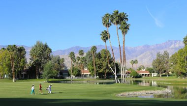 Rancho Mirage, California'da - 03 Nisan 2015: golf sahası görünümü Ana ilham golf turnuvasında Lpga tur, 03 Nisan 2015 The Mission Hills şehir kulübü, Rancho Mirage, Kaliforniya