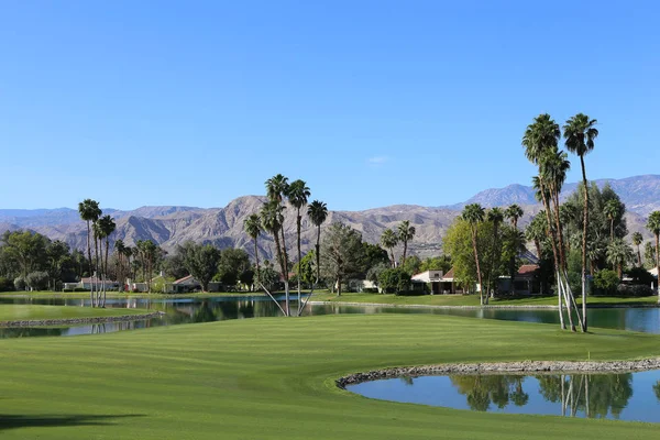 Rancho Mirage, California'da - 03 Nisan 2015: golf sahası görünümü Ana ilham golf turnuvasında Lpga tur, 03 Nisan 2015 The Mission Hills şehir kulübü, Rancho Mirage, Kaliforniya