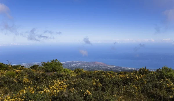 Costa de San Pablo, desde pitón Maido, isla de La Reunión — Foto de Stock