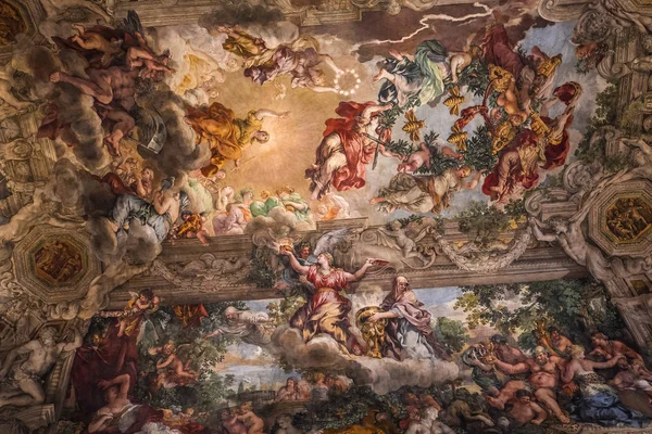 Plafond fresco in het Palazzo Barberini, Rome, Italië — Stockfoto