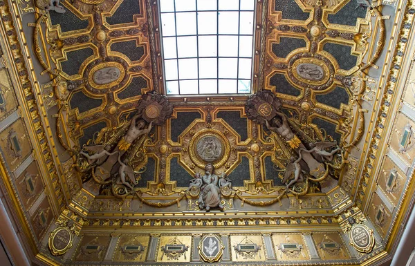 Great gallery ceilings, The Louvre, Paris, France — Stock Photo, Image