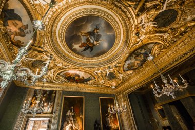 MAINCY, FRANCE, 30 Mart 2017: Vaux le Vikont kalesinin mimari detayları, 30 Mart 2017, Maincy, Fransa