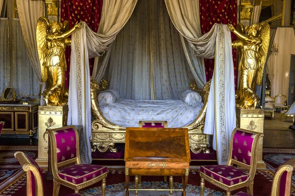 COMPIEGNE, FRANCE, 13 AĞUSTOS 2016: Compiegne Şatosu, 13 Ağustos 2016 Compiegne, Fransa