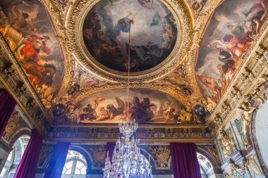 Versailles Fransa Temmuz 06: Chateau de Versailles, Paris, Fransa, aynalar salonu. 06 Temmuz 2013 yılında Versailles, Fransa