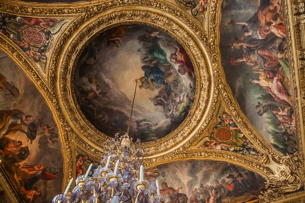 Versailles Fransa Temmuz 06: Chateau de Versailles, Paris, Fransa, aynalar salonu. 06 Temmuz 2013 yılında Versailles, Fransa